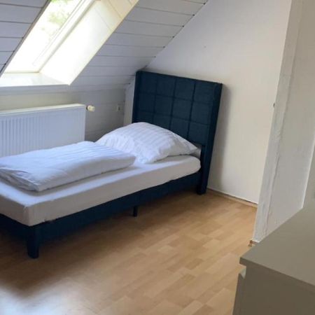 Zimmer In Wohnung Monteure Apartment Kuche Modern Enger Exterior foto